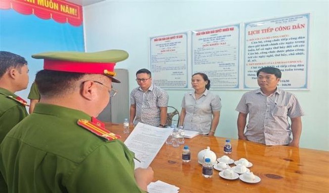 Bắt giam nguyên Chủ tịch, Phó Chủ tịch UBND xã và cán bộ địa chính, huyện Định Quán, Đồng Nai - Ảnh 1.